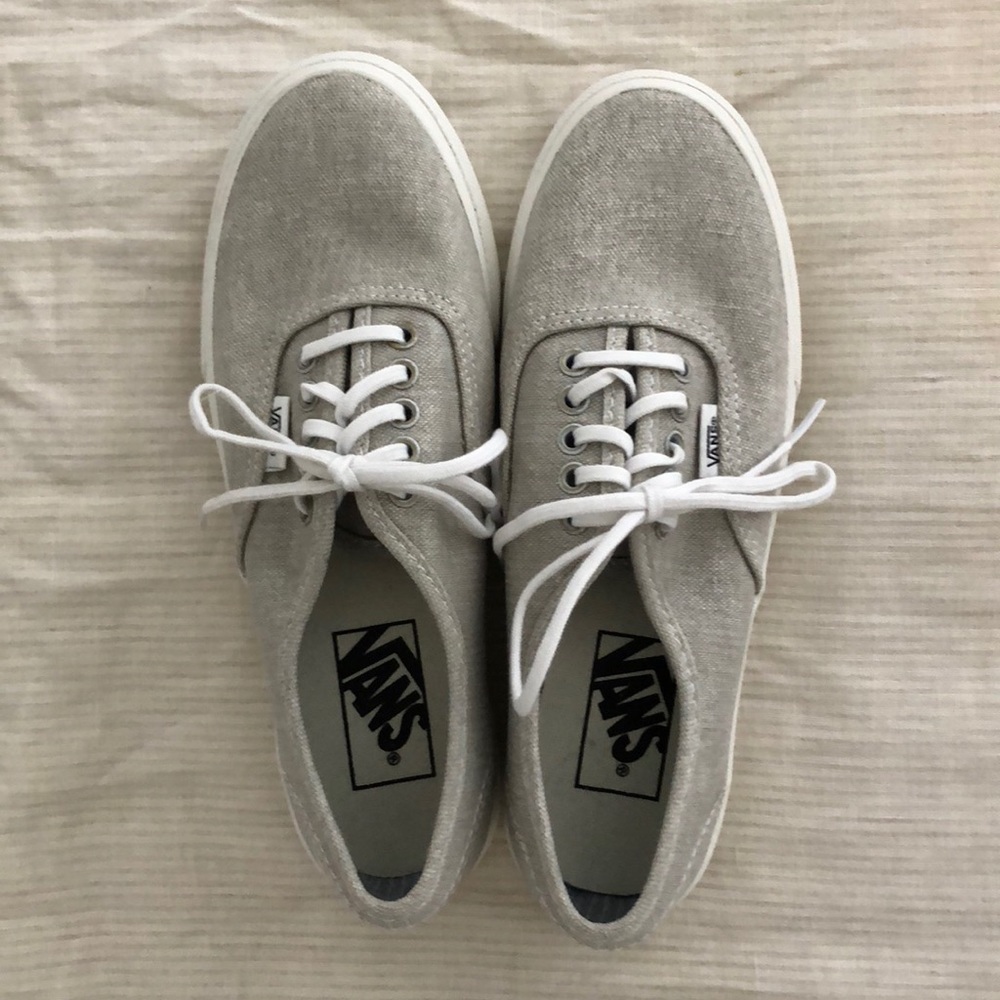Vans shoes size 6 women’s new!